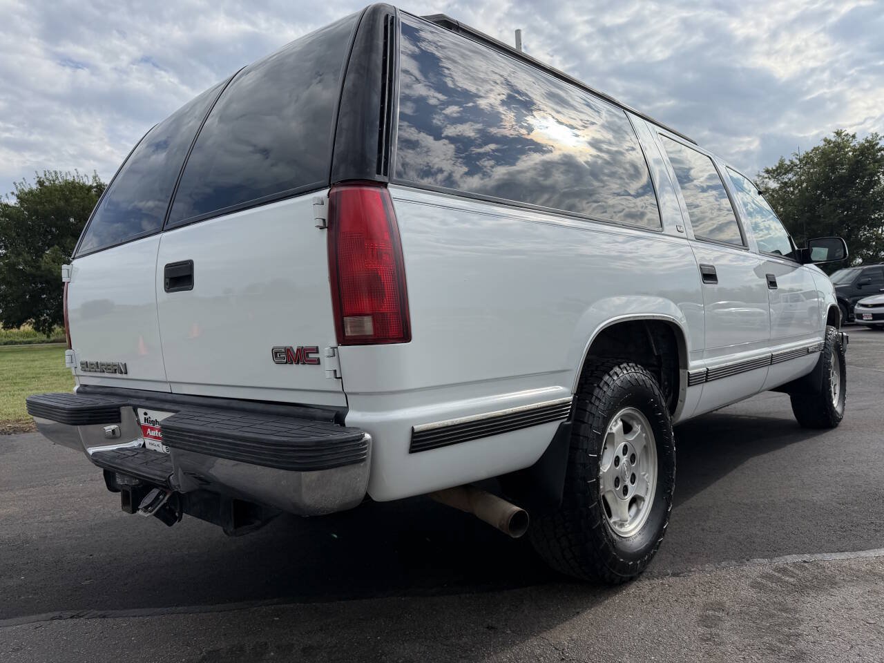 Used 1999 GMC Suburban 4WD w/ Marketing Opt Pkg 2 image 7