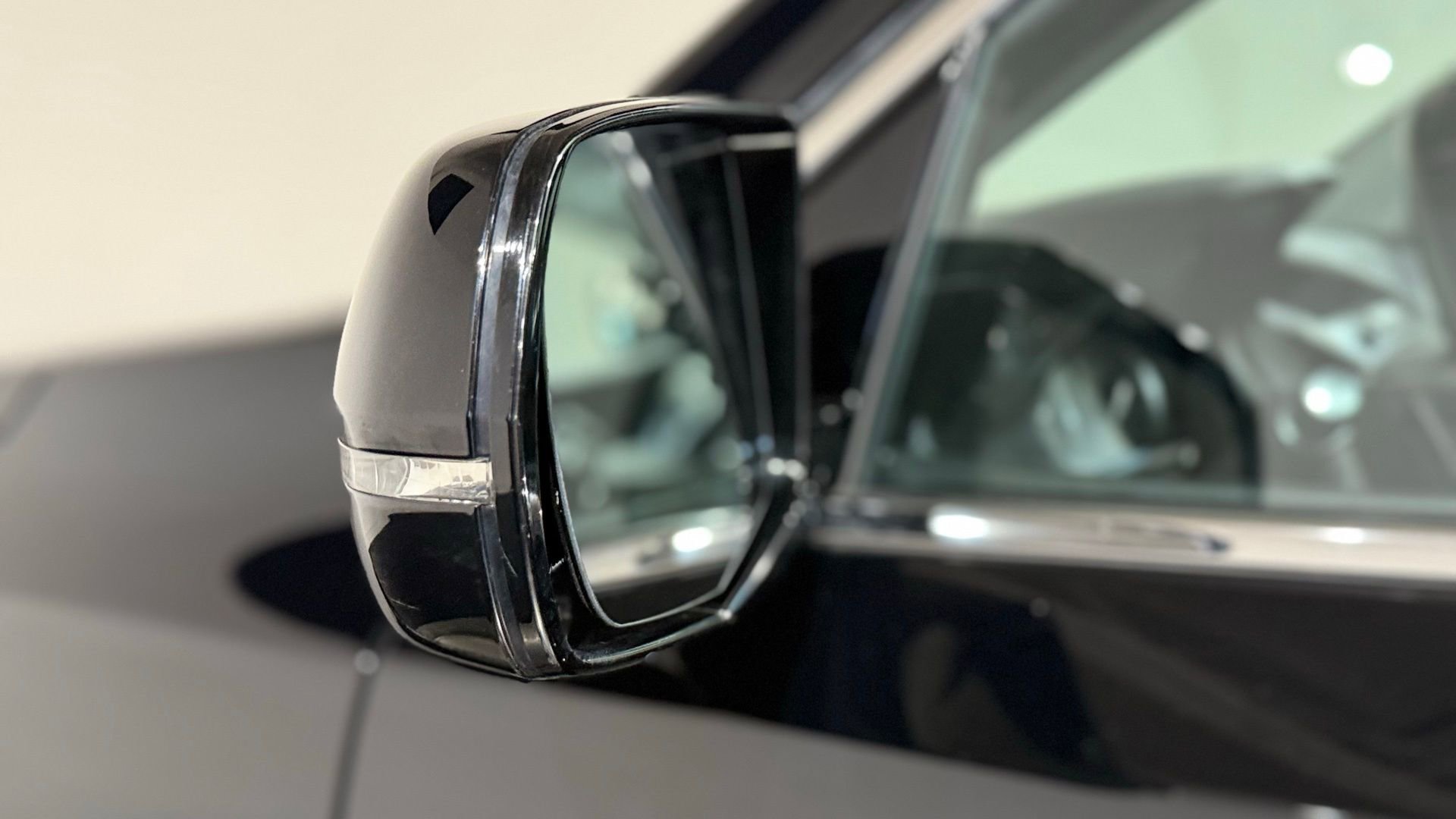 Used 2017 Acura MDX SH-AWD w/ Advance Package image 18