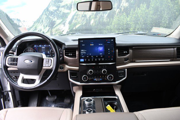 Used 2022 Ford Expedition Limited AWD/4WD image 18