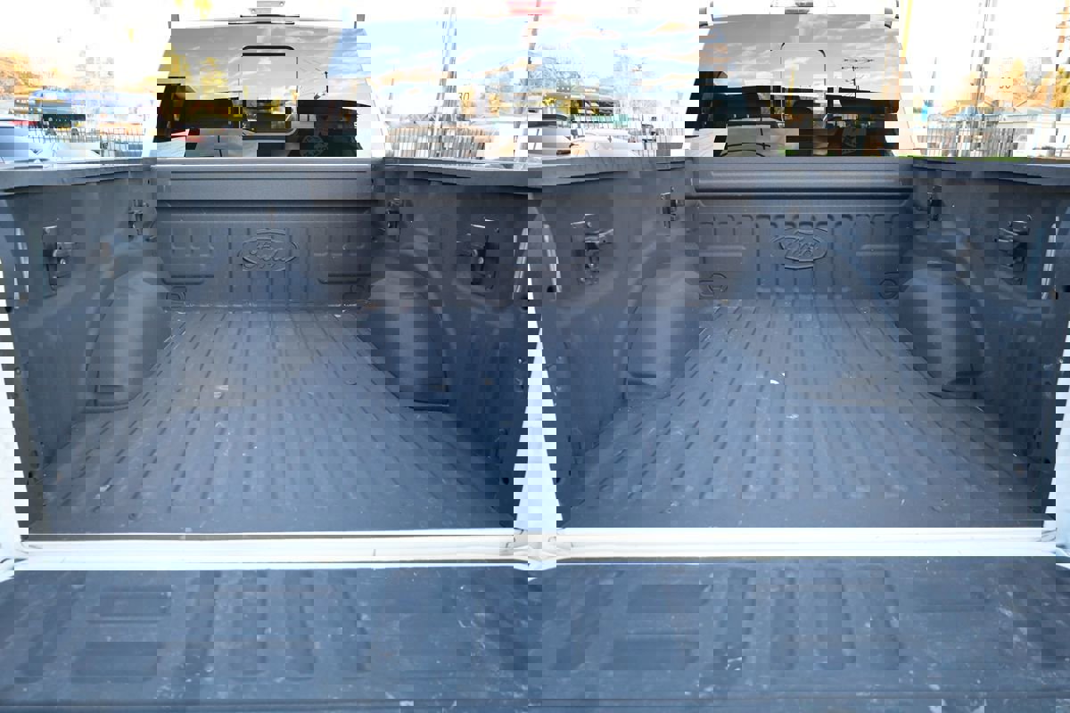 Used 2016 Ford F150 XLT w/ Equipment Group 302A Luxury image 13