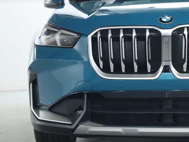 Used 2025 BMW X1 xDrive28i AWD/4WD image 7