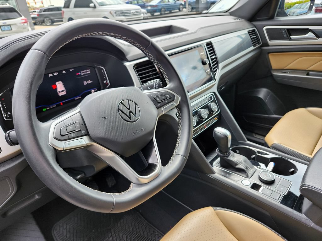 Certified 2023 Volkswagen Atlas Cross Sport SE w/ Black Wheel Package AWD/4WD image 8