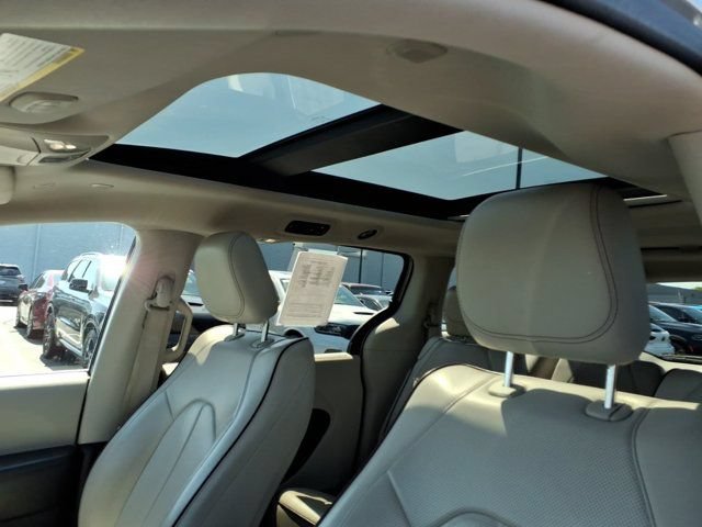 Used 2019 Chrysler Pacifica Limited FWD image 64
