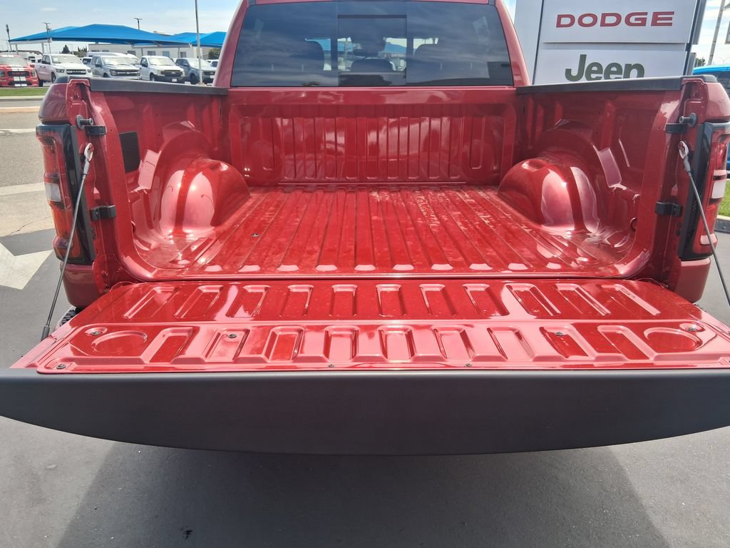 New 2026 RAM 1500 Express AWD/4WD image 8