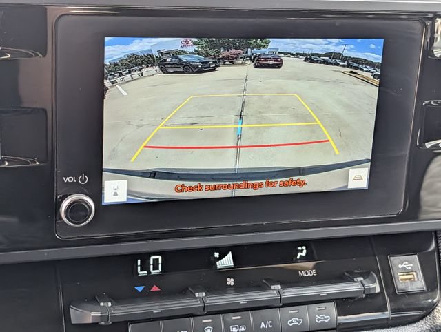 Used 2025 Toyota Tundra SR AWD/4WD image 18