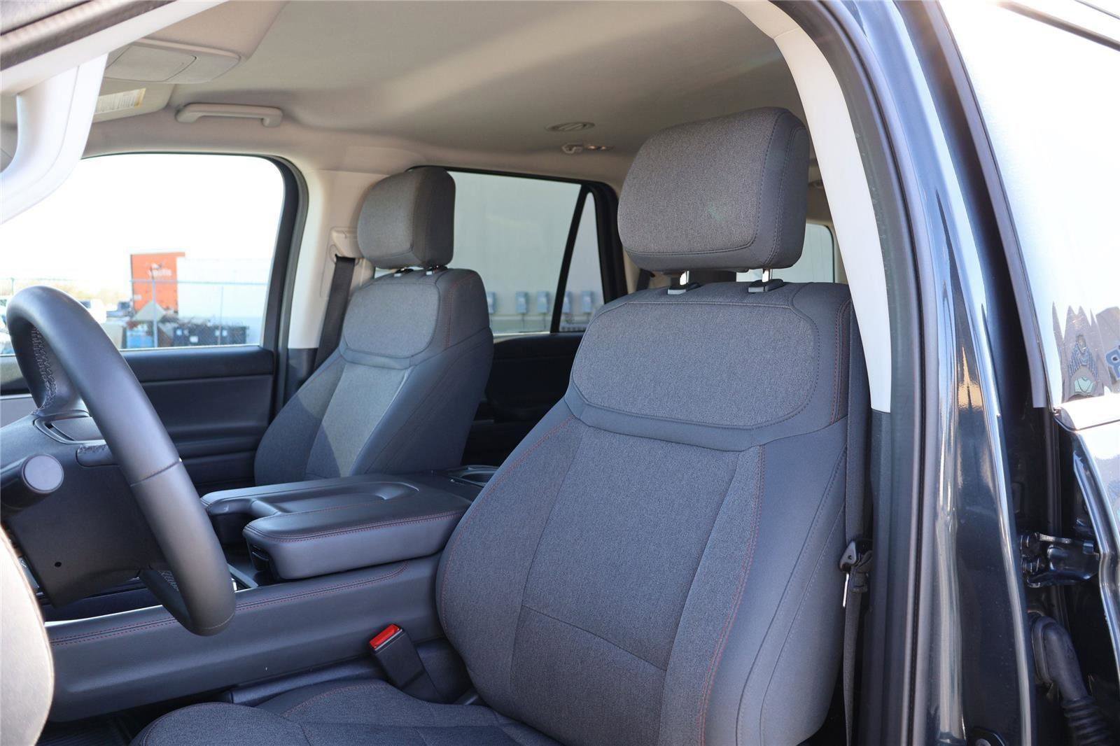 Certified 2025 Ford Expedition Active image 14