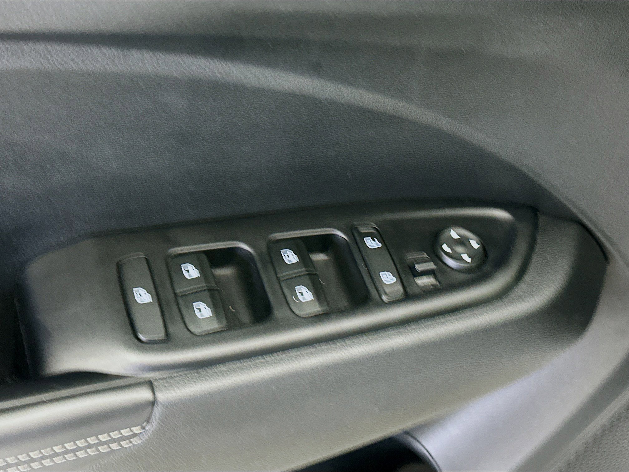 Used 2024 Hyundai Venue Limited image 15