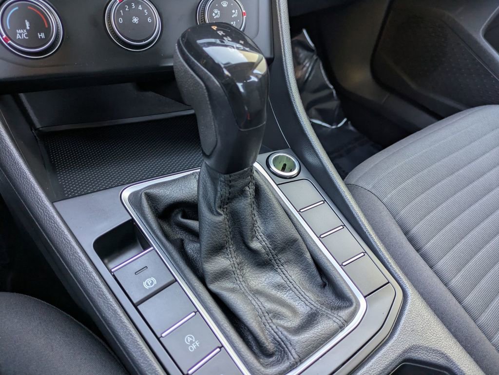 Used 2022 Volkswagen Jetta S image 29