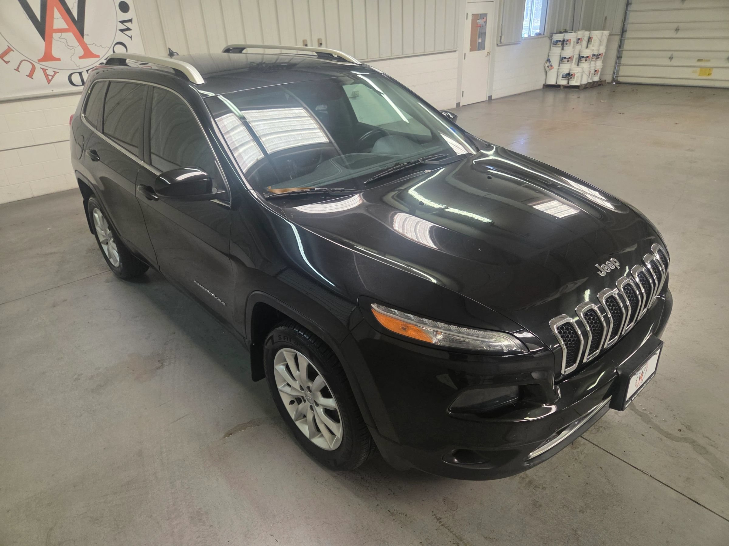 Used 2014 Jeep Cherokee Limited AWD/4WD image 11
