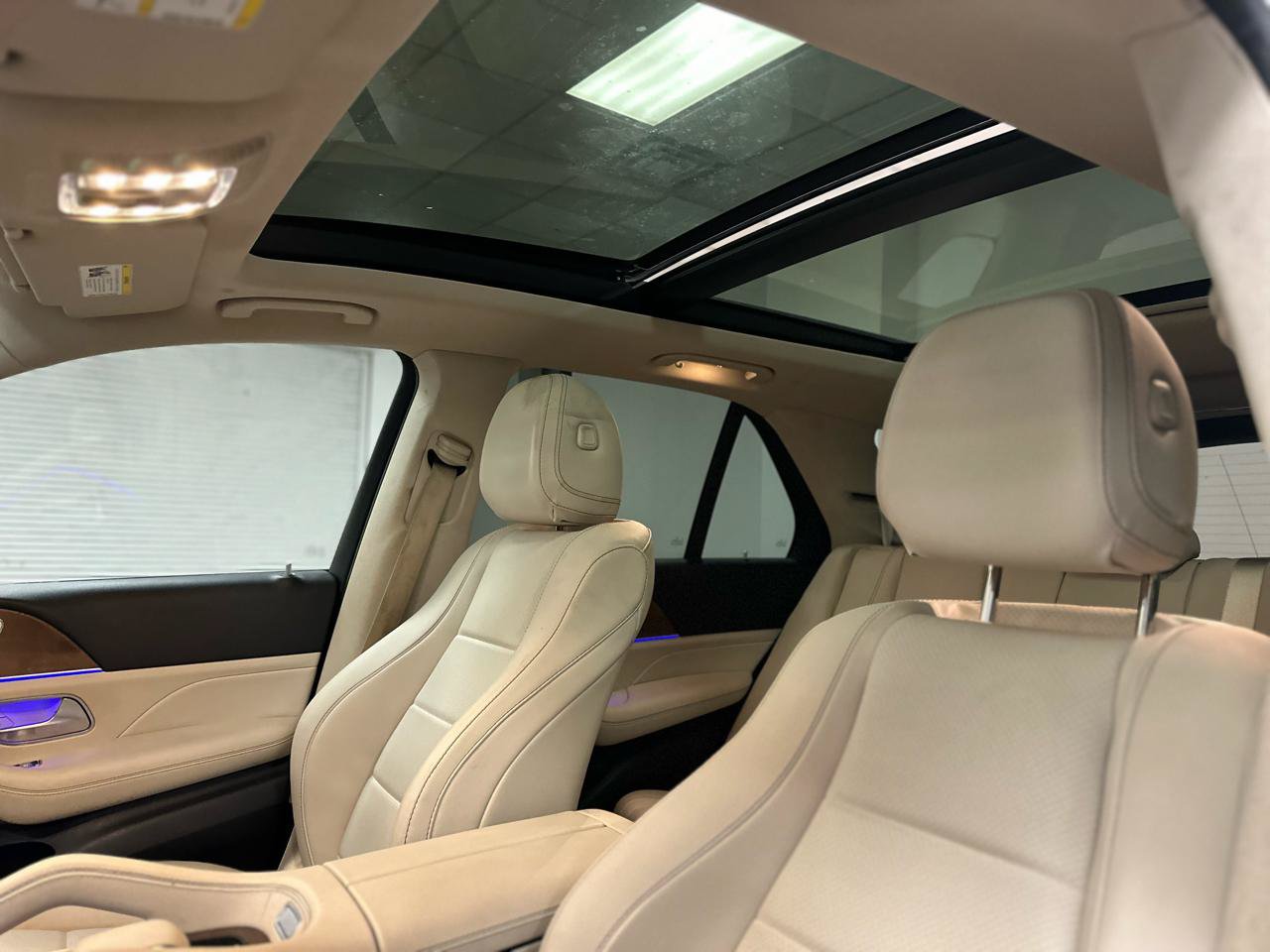 Used 2022 Mercedes-Benz GLE 350 4MATIC w/ Premium Package image 17