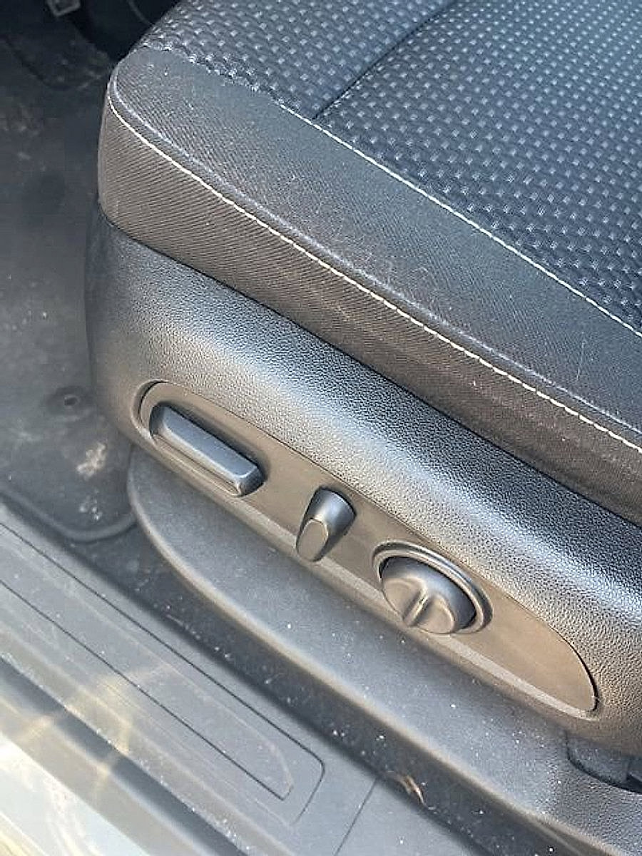 Used 2023 GMC Acadia SLE w/ Driver Convenience Package image 21