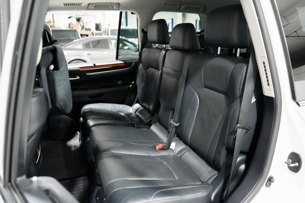 Used 2017 Lexus LX 570 4WD image 24