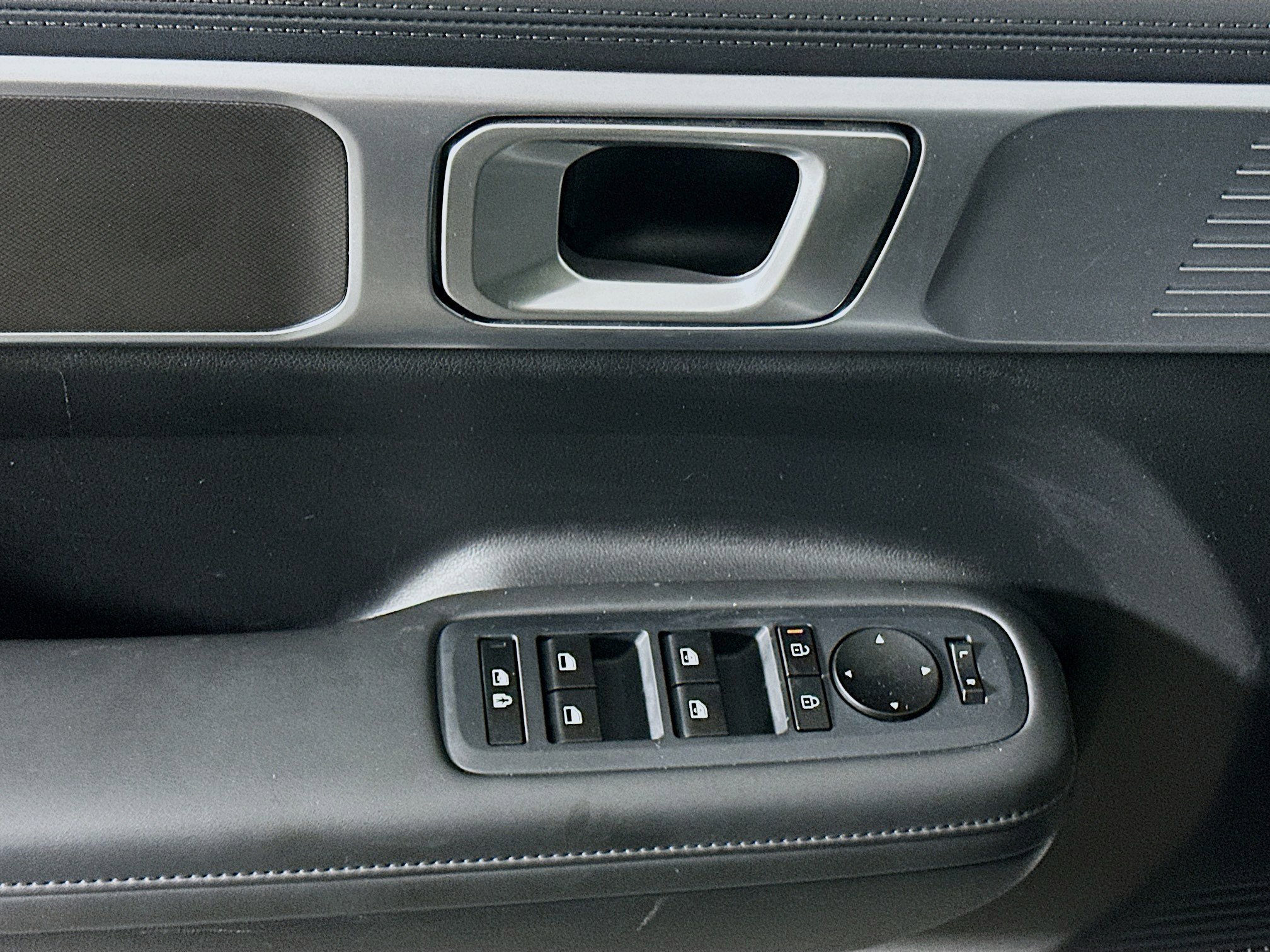 Used 2025 Hyundai Santa Fe SEL image 15