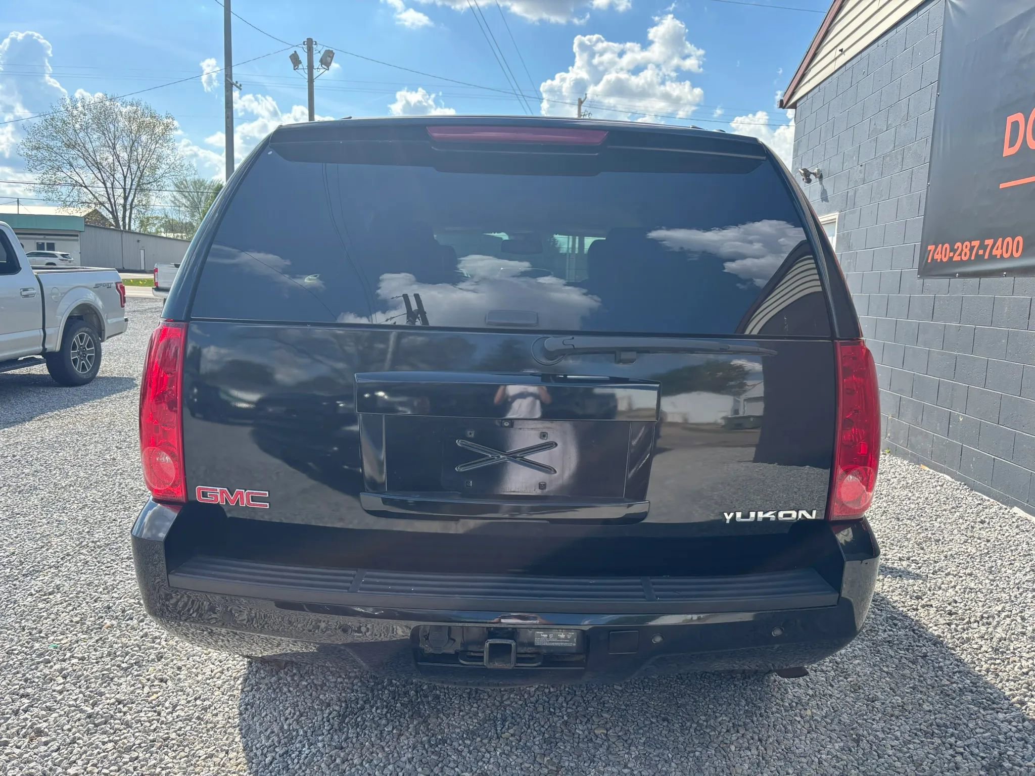 Used 2013 GMC Yukon SLT w/ SLT-2 Equipment Package AWD/4WD image 4