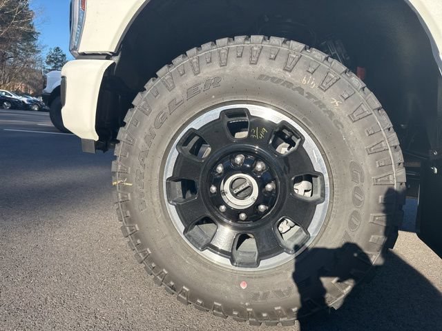 New 2026 Ford F250 Platinum w/ Tremor Off-Road Package AWD/4WD image 9
