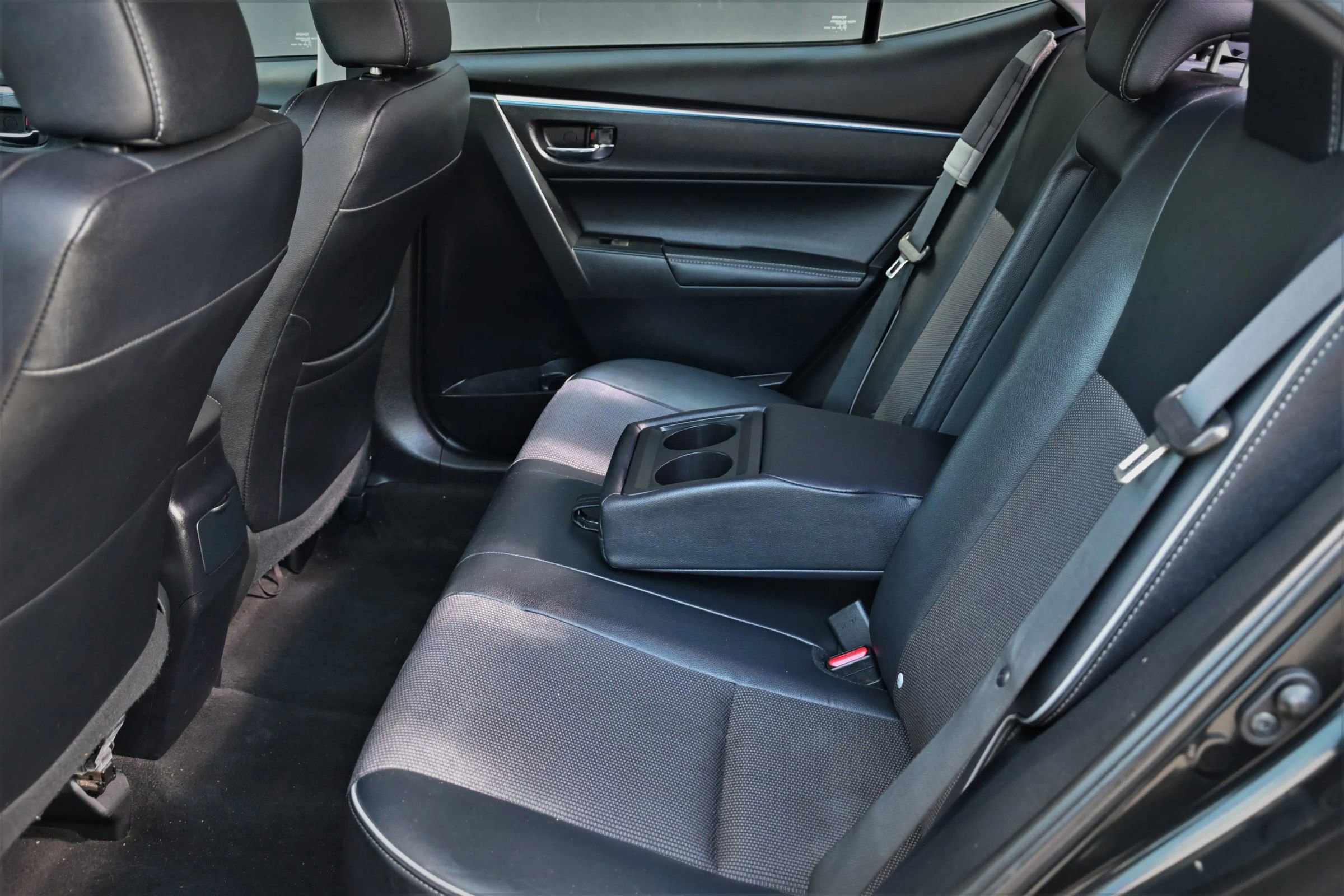 Used 2015 Toyota Corolla S FWD image 18
