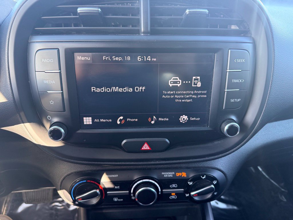 Used 2023 Kia Soul LX w/ Option Group 015 FWD image 21