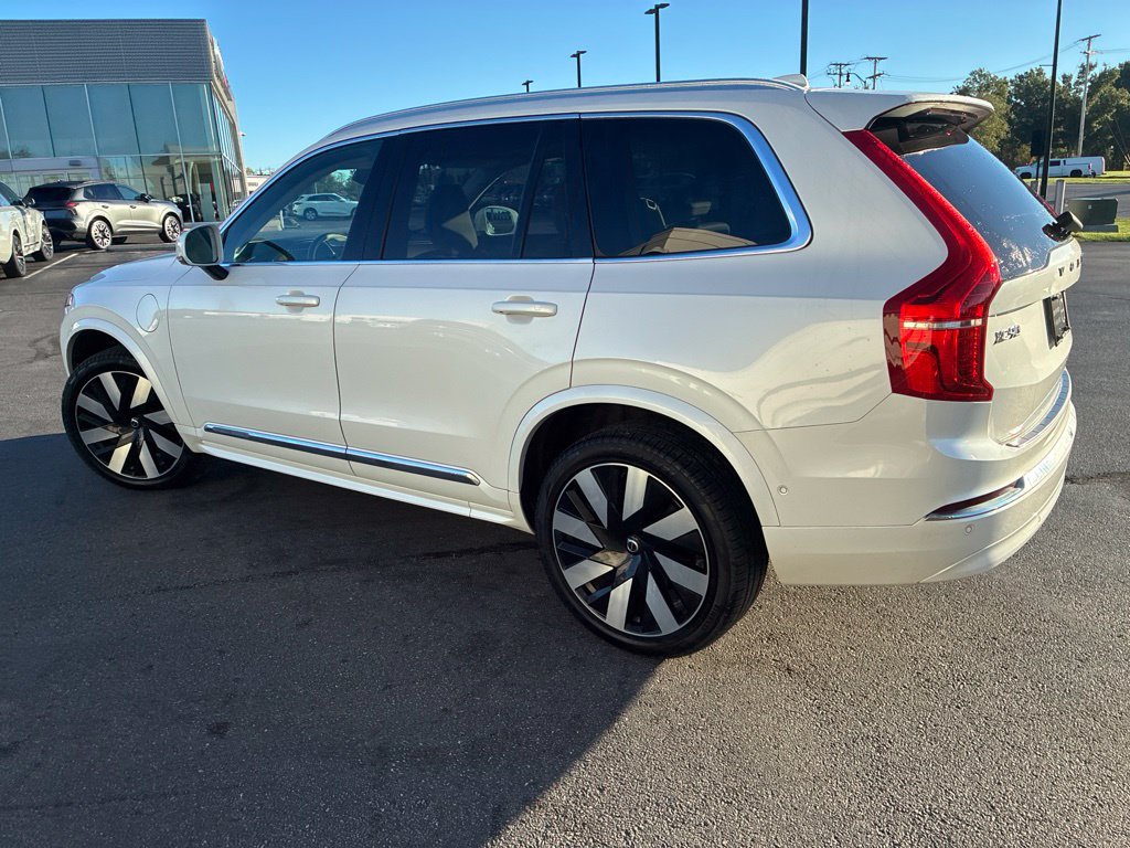 Used 2024 Volvo XC90 T8 Plus w/ Protection Package Premier AWD/4WD image 8