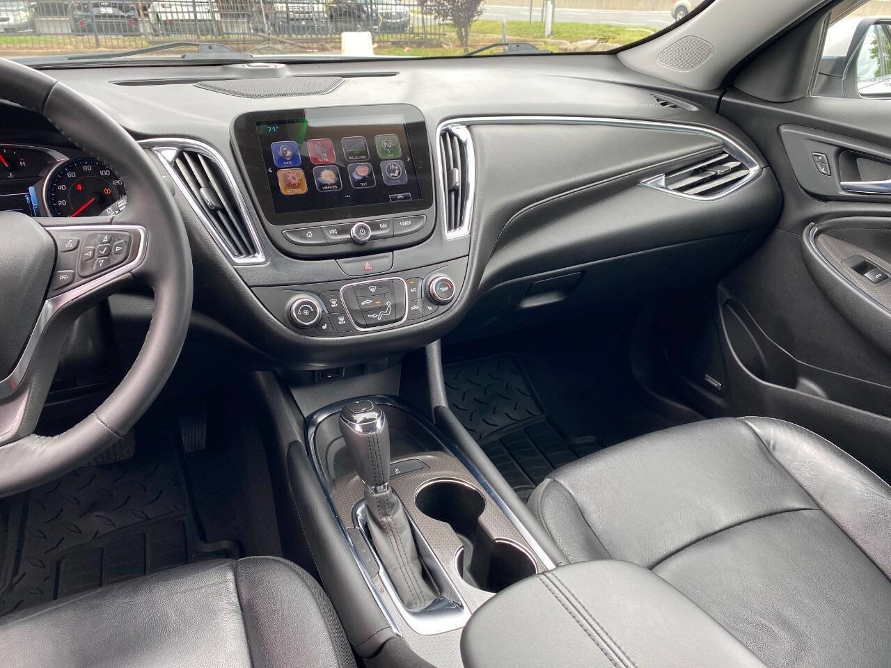 Used 2017 Chevrolet Malibu LT w/ Leather Package FWD image 19
