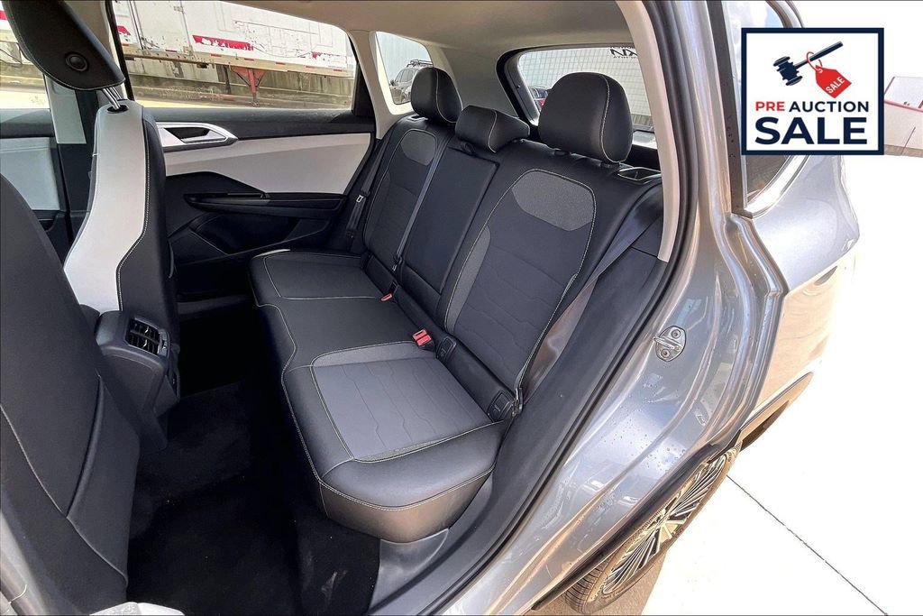 Used 2025 Volkswagen Taos SE FWD image 26