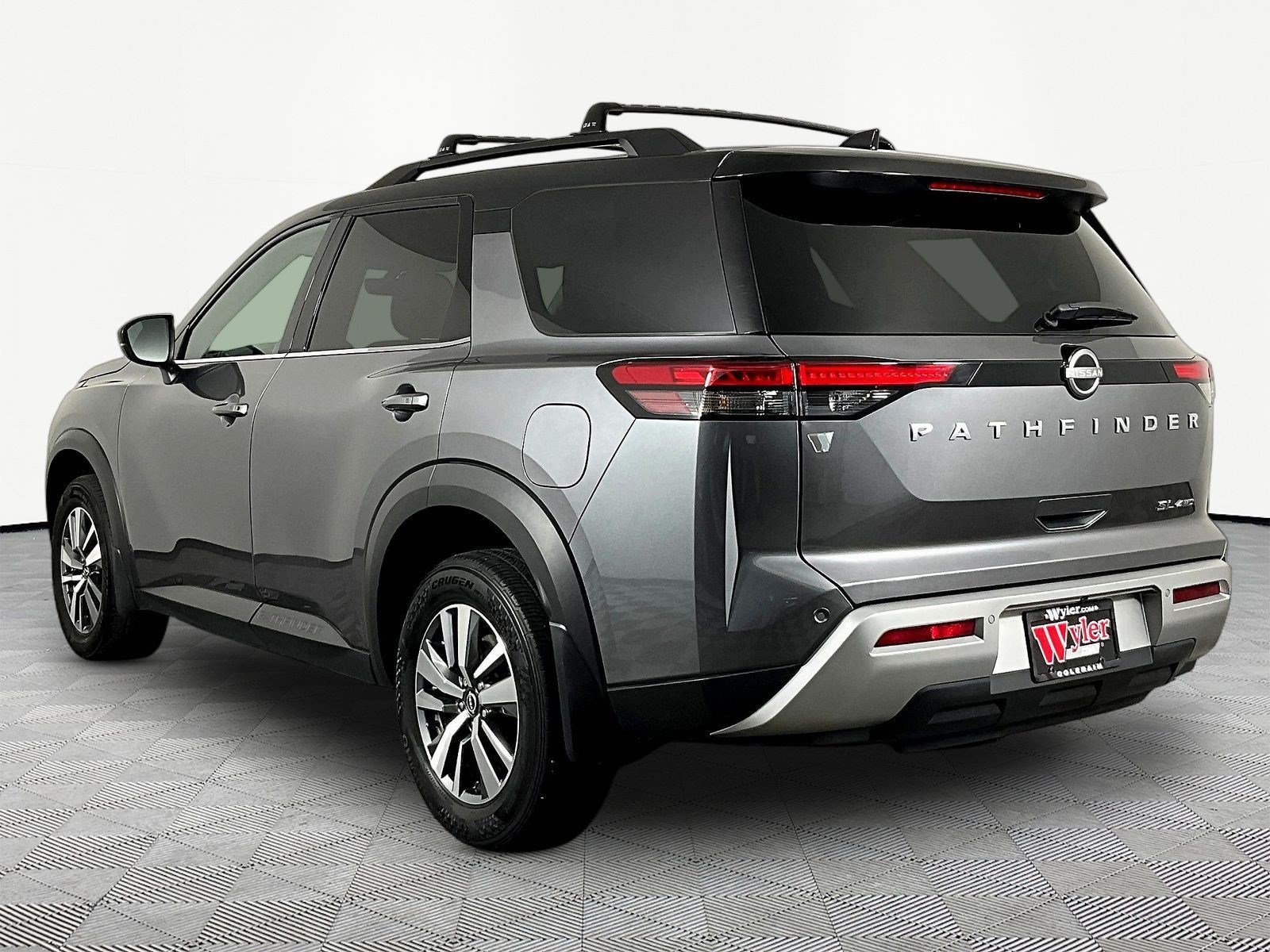 Certified 2024 Nissan Pathfinder SL AWD/4WD image 4