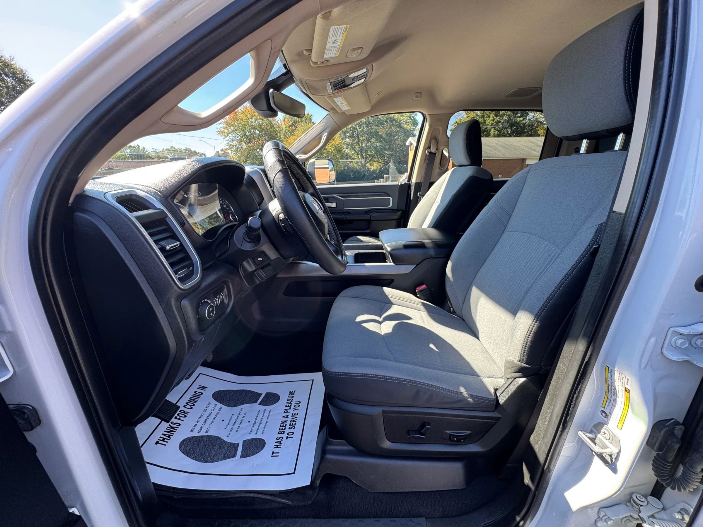 Used 2019 RAM 3500 Lone Star image 15