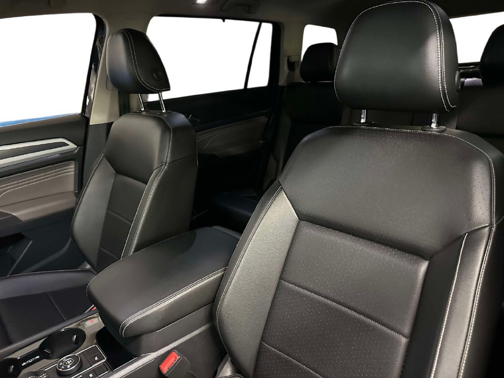 Used 2023 Volkswagen Atlas SEL R-Line AWD/4WD image 17