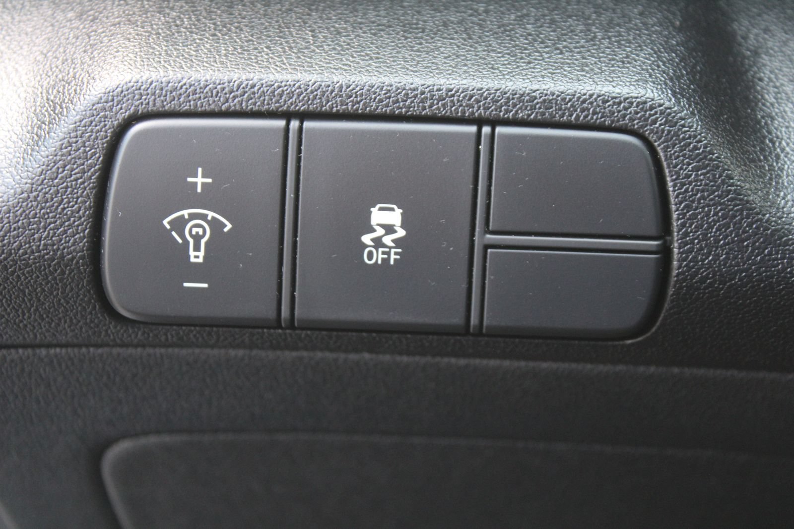 Used 2025 Hyundai Elantra Sport FWD image 23