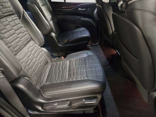 Used 2023 Cadillac Escalade Sport Platinum w/ LPO, ONYX Package image 19