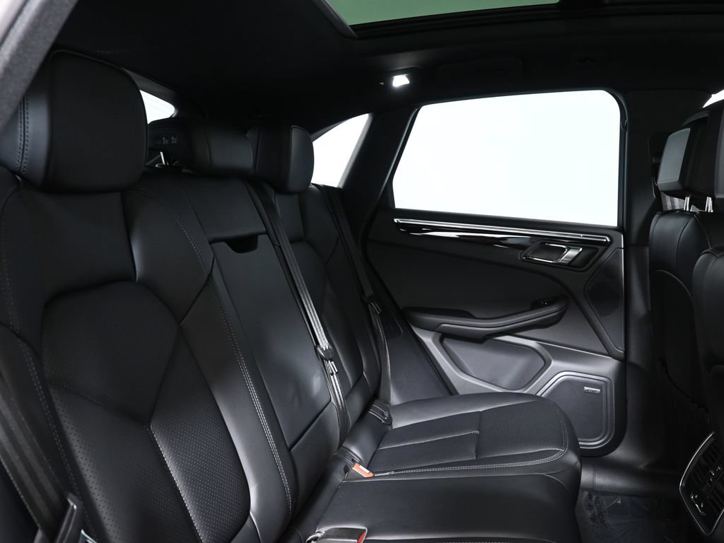 Used 2026 Porsche Macan S AWD/4WD image 40