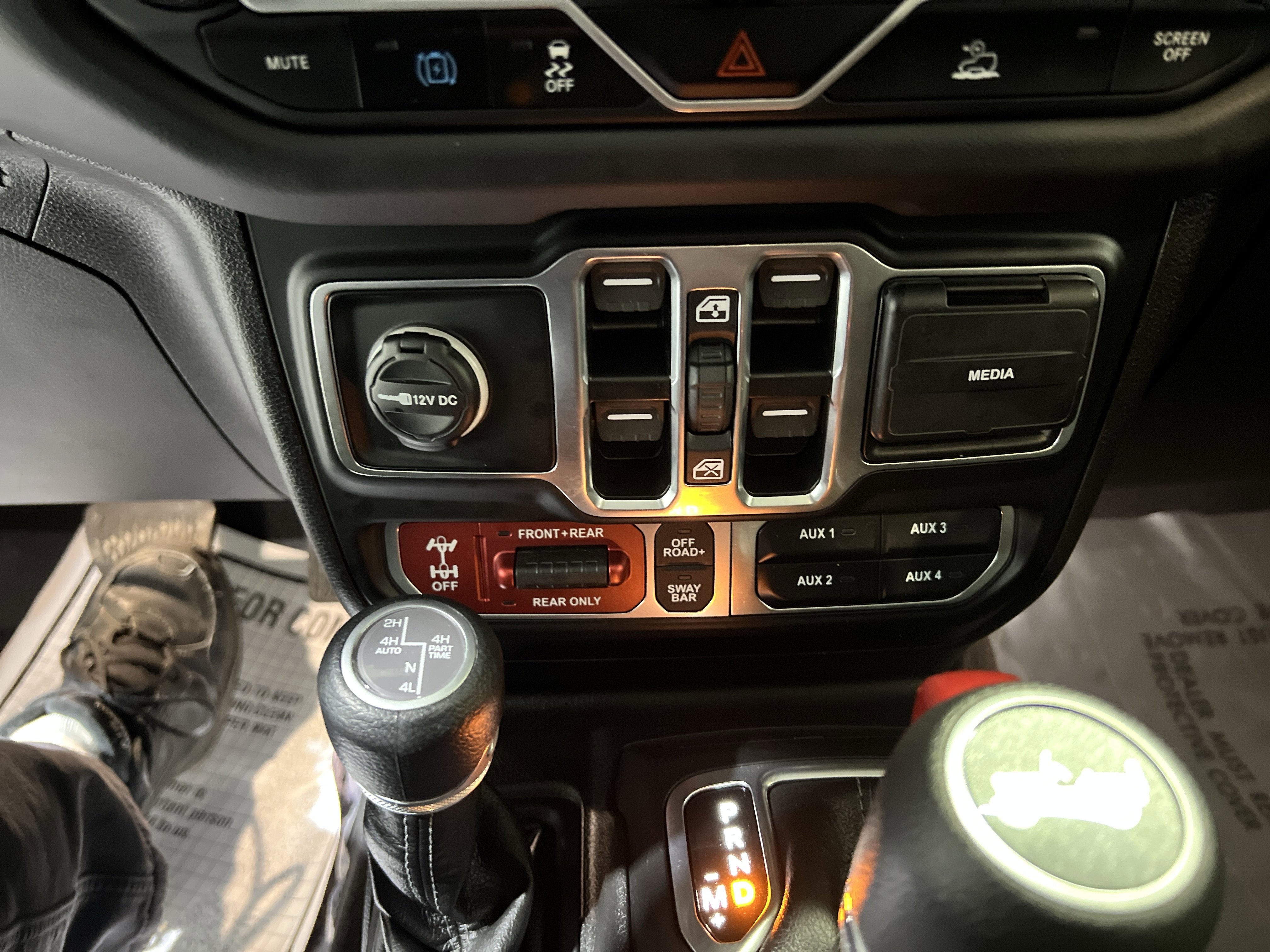 Used 2025 Jeep Wrangler Unlimited Rubicon 4xe w/ Convenience Group image 20