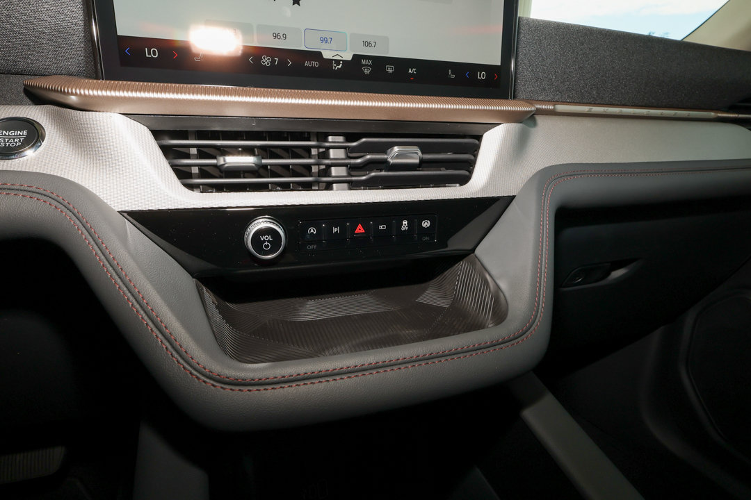 New 2026 Ford Explorer Active RWD image 15