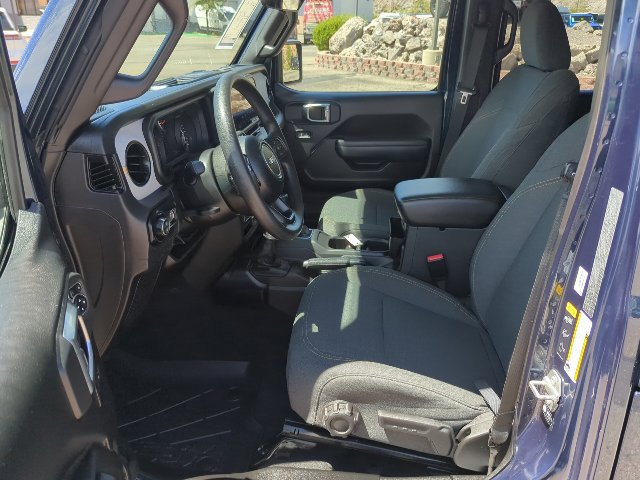 Certified 2025 Jeep Gladiator Sport AWD/4WD image 16