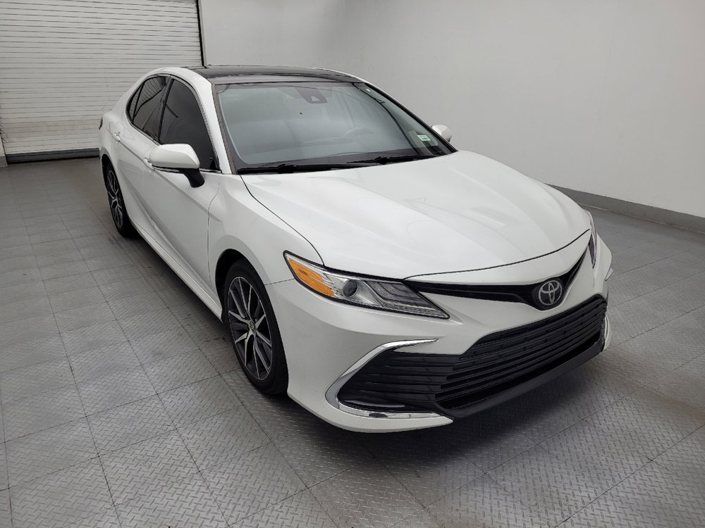 Used 2021 Toyota Camry XLE FWD image 13