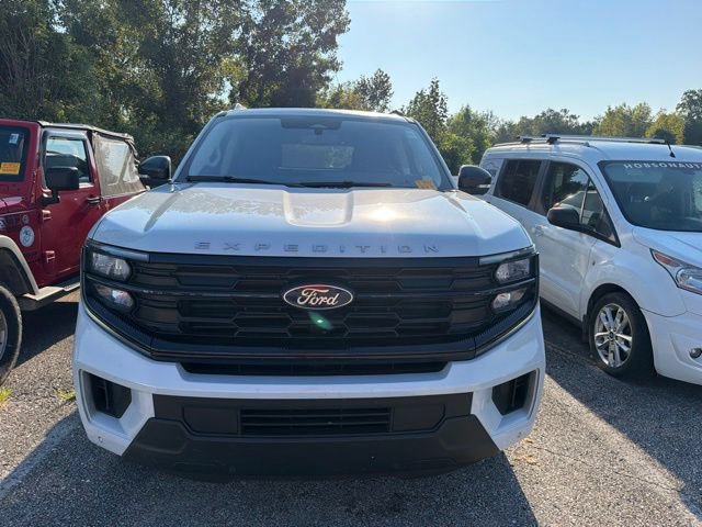Used 2025 Ford Expedition Max Active AWD/4WD image 3