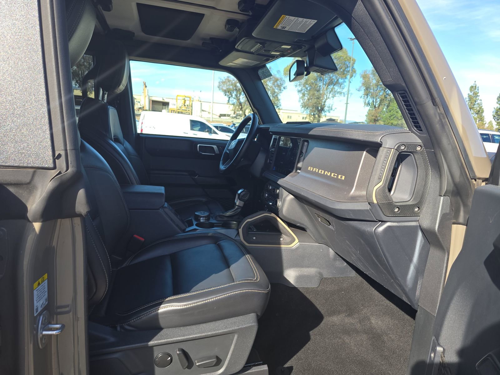 Used 2025 Ford Bronco Badlands image 8