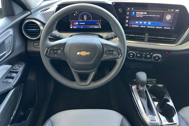 Used 2026 Chevrolet Trax LT FWD image 16