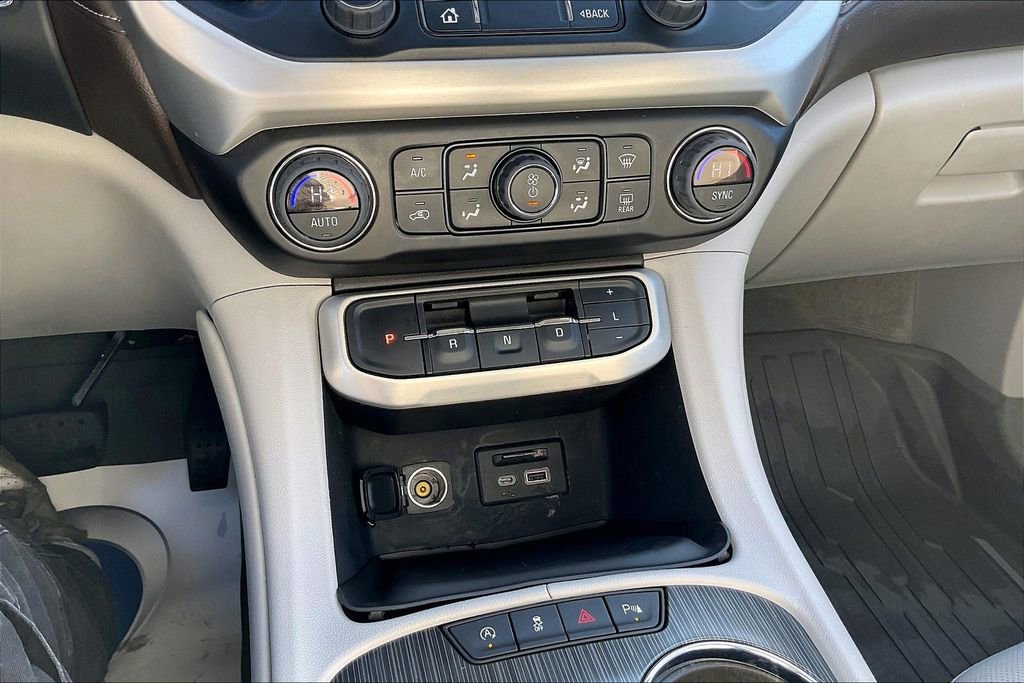 Used 2023 GMC Acadia SLT image 15