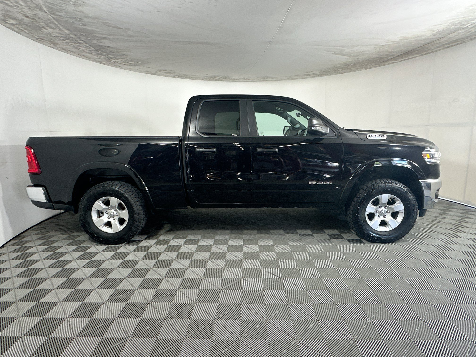 Used 2025 RAM 1500 Big Horn RWD image 2