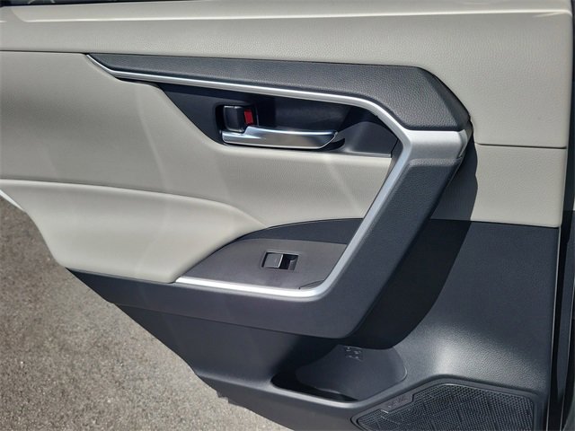 Used 2024 Toyota RAV4 XLE image 9