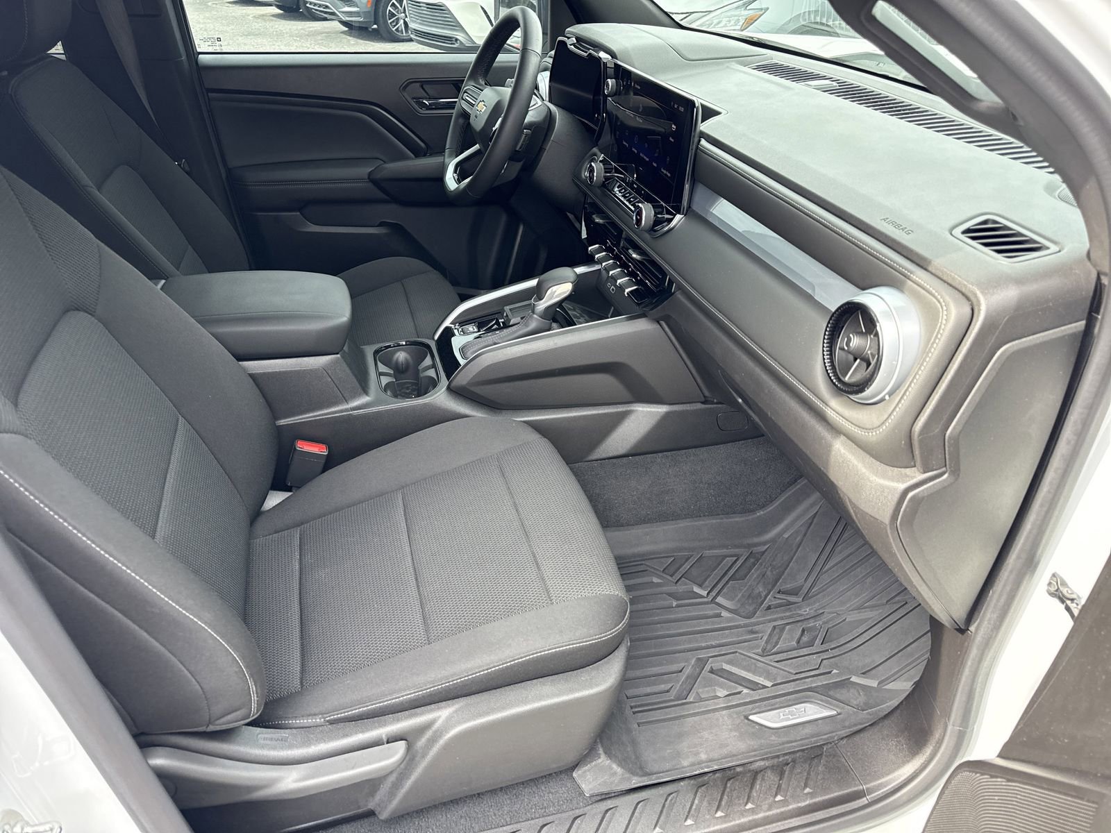 Used 2024 Chevrolet Colorado LT image 26