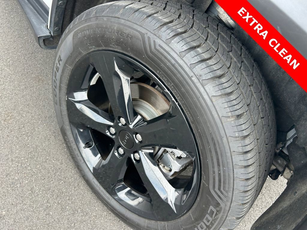 Used 2023 Jeep Grand Cherokee Altitude image 17