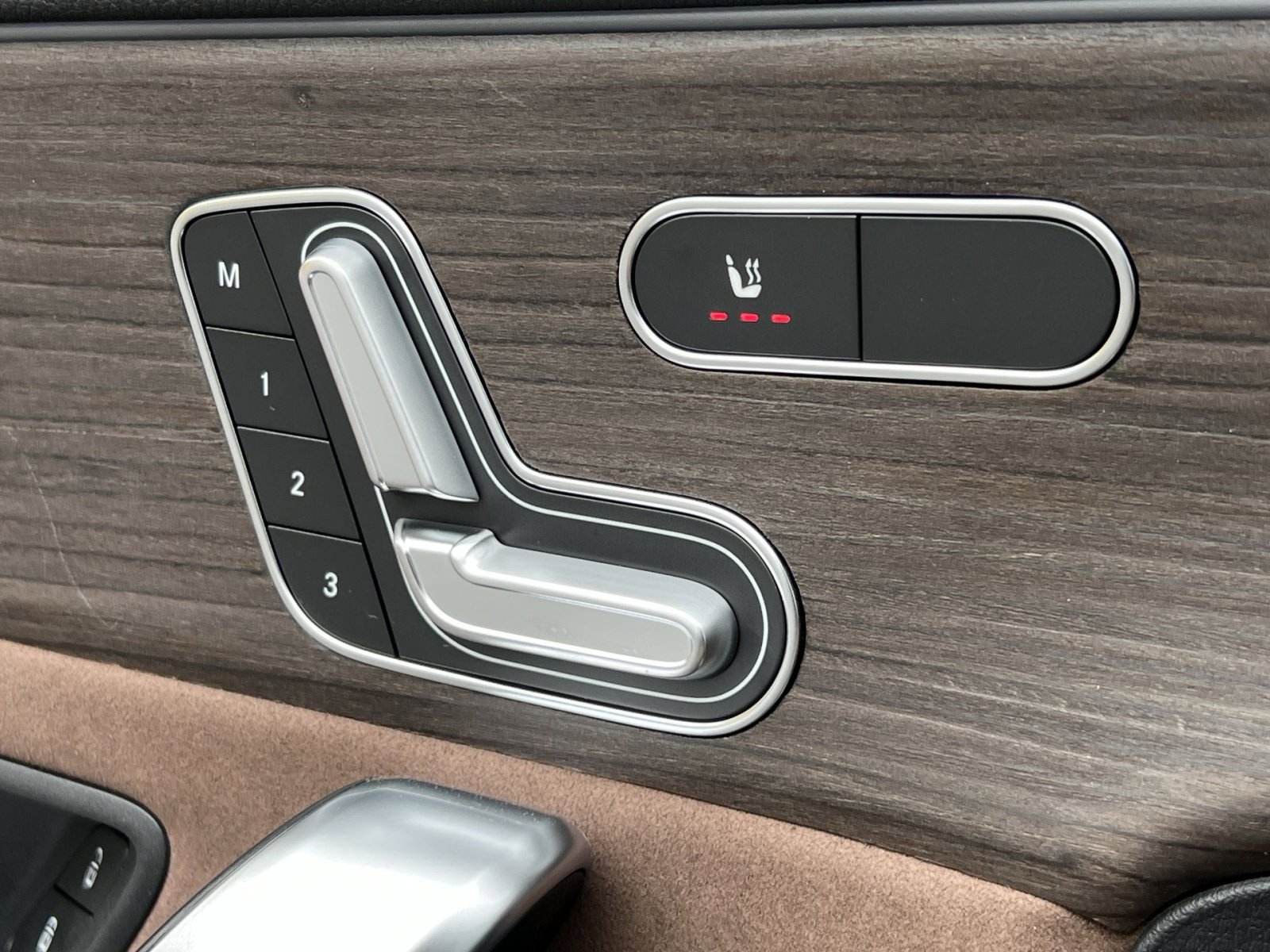 Certified 2025 Mercedes-Benz CLA 250 4MATIC image 32