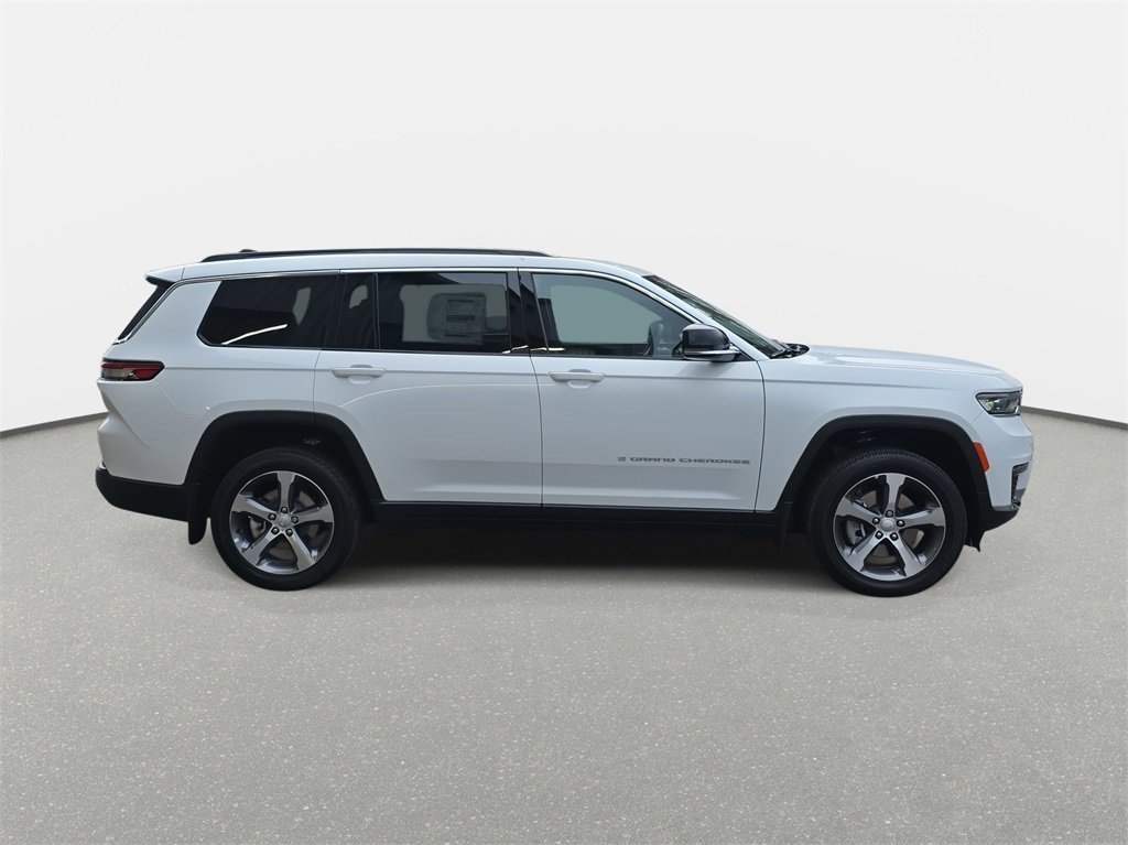 New 2025 Jeep Grand Cherokee L Limited w/ MOPAR Finishing Package image 4
