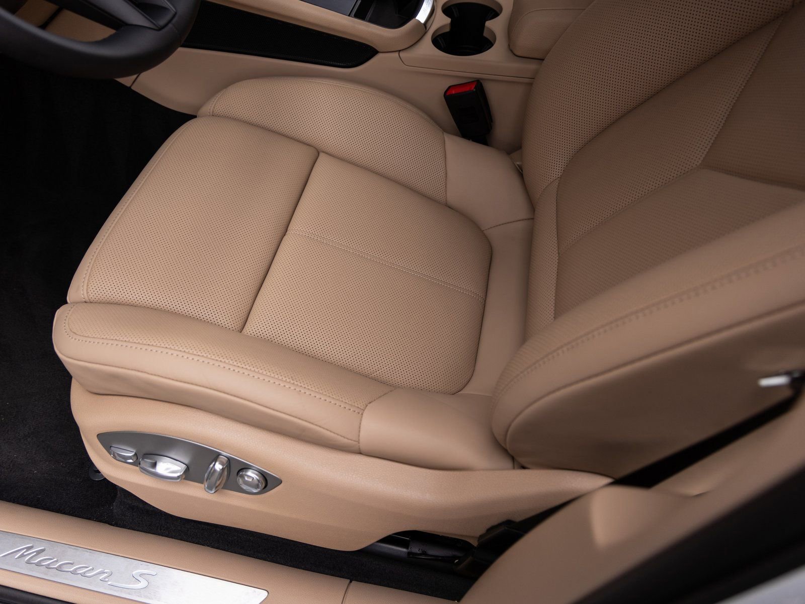 Certified 2026 Porsche Macan S image 22