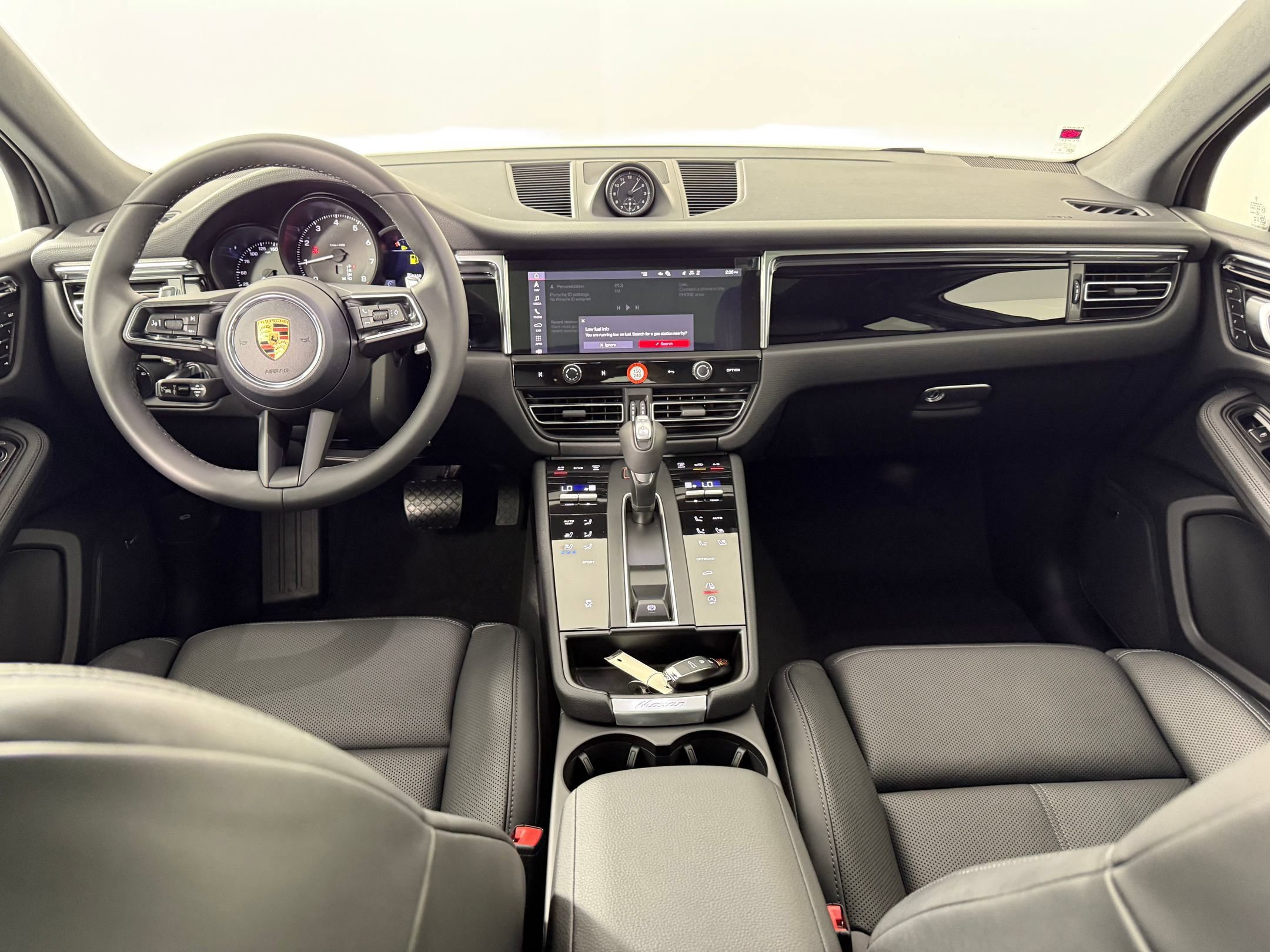 Certified 2026 Porsche Macan AWD/4WD image 20