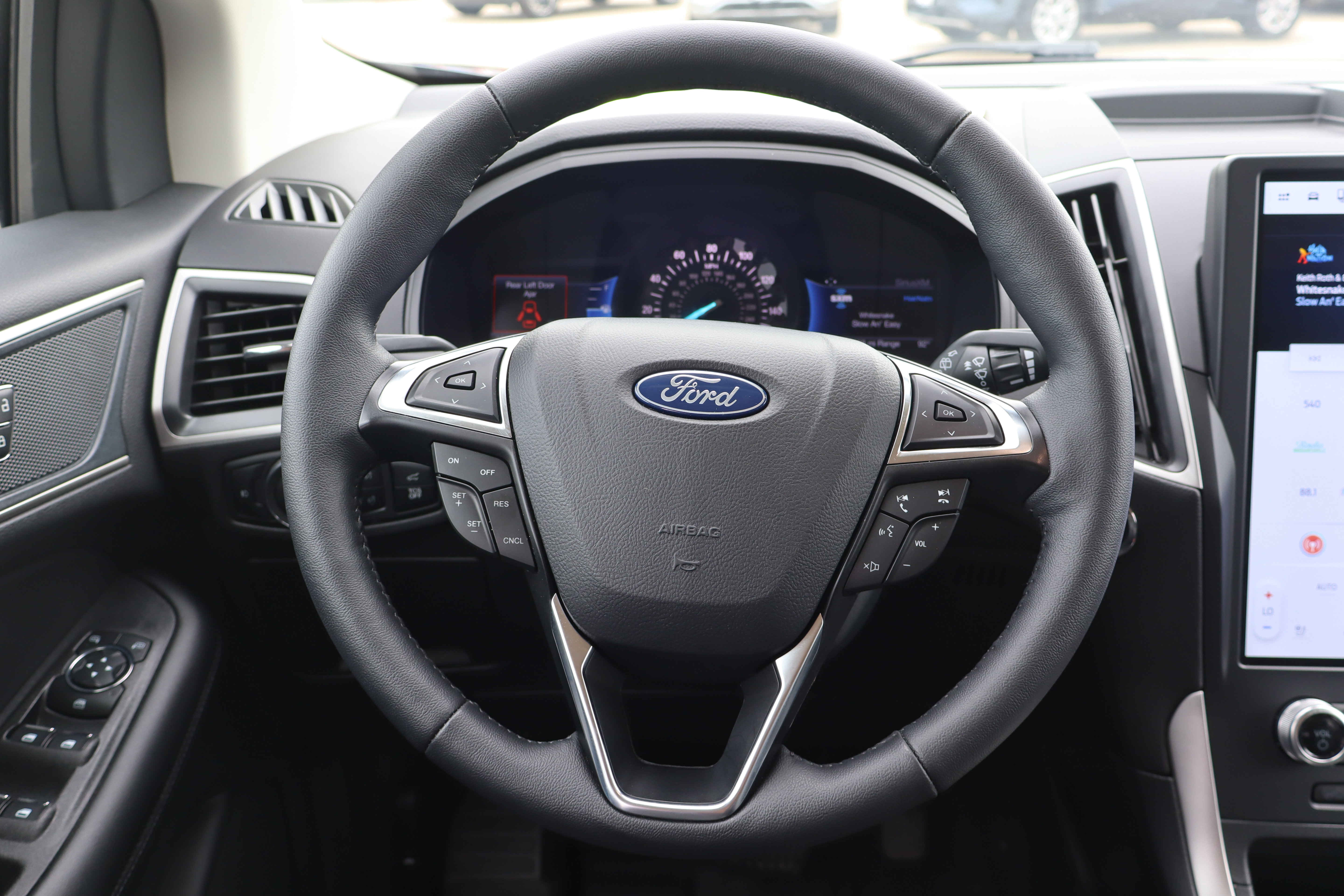 Used 2024 Ford Edge SEL w/ Convenience Package AWD/4WD image 15