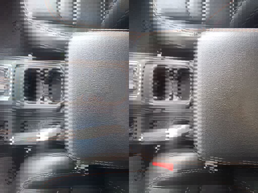 Used 2022 Jeep Wrangler Unlimited Rubicon w/ Xtreme Recon 35" Tire Package image 21