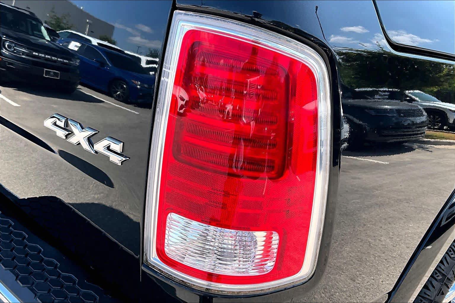 Used 2017 RAM 1500 Laramie w/ Convenience Group AWD/4WD image 28