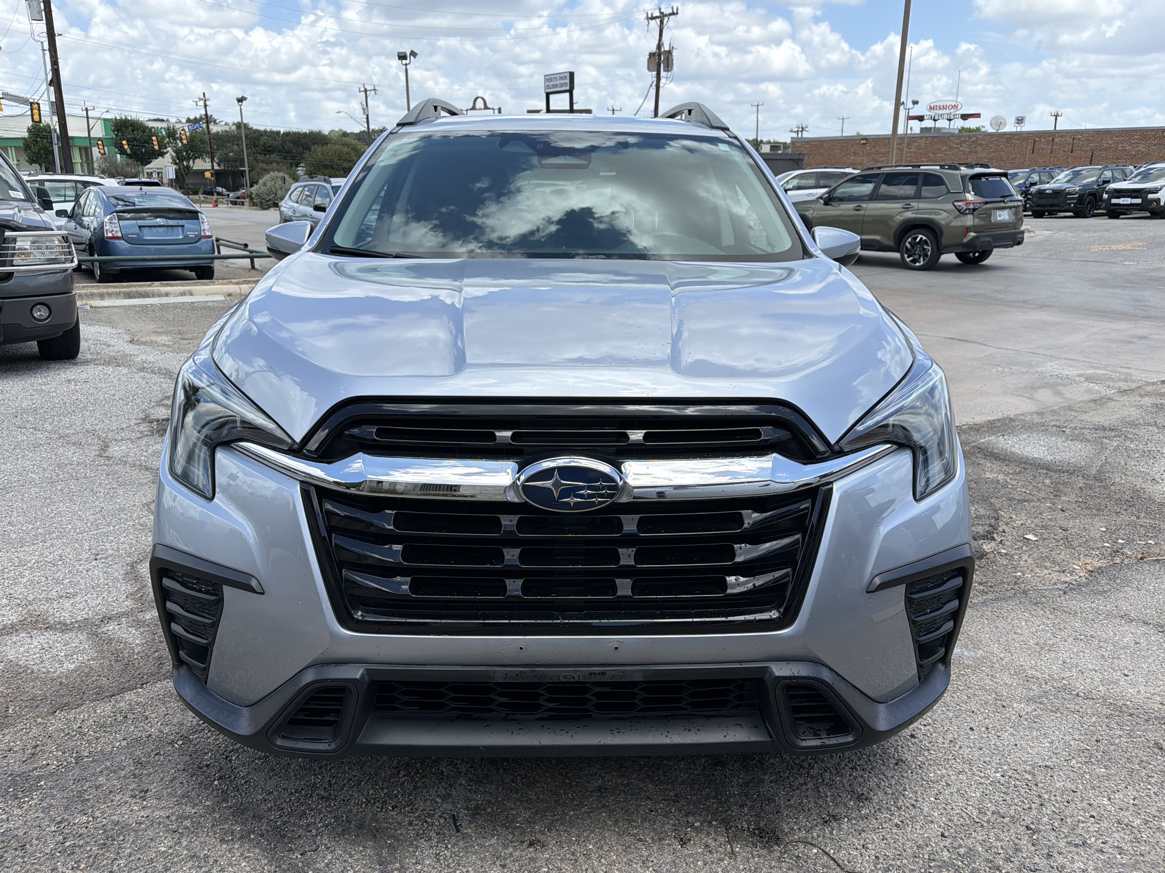 Certified 2023 Subaru Ascent Premium w/ Convenience Package AWD/4WD image 8
